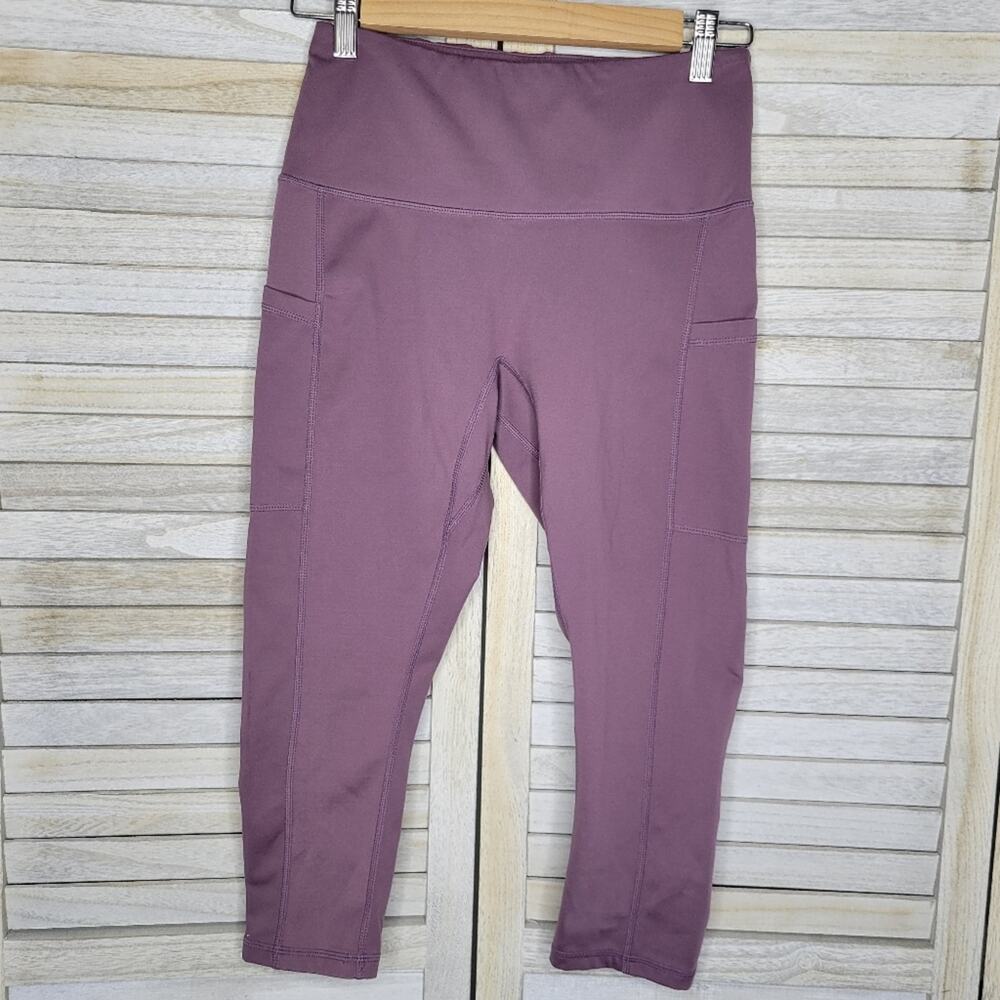 NWOT Velocity Capri Crop Leggings Athletic Small Medium Womens Purple Stretch